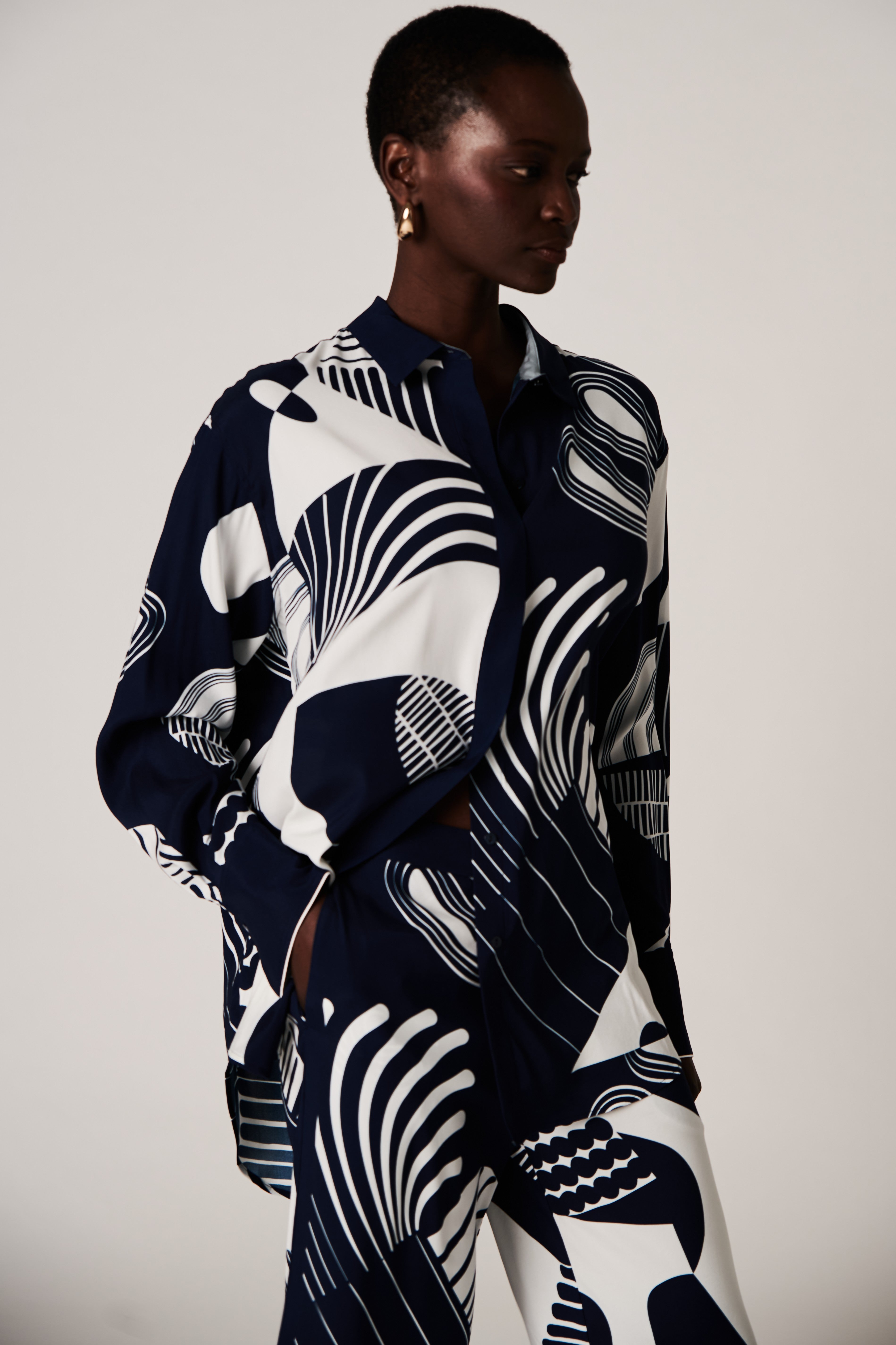 HERZEN'S ANGELEGENHEIT Collared Shirt - Marino Superwhite - Magpie Style