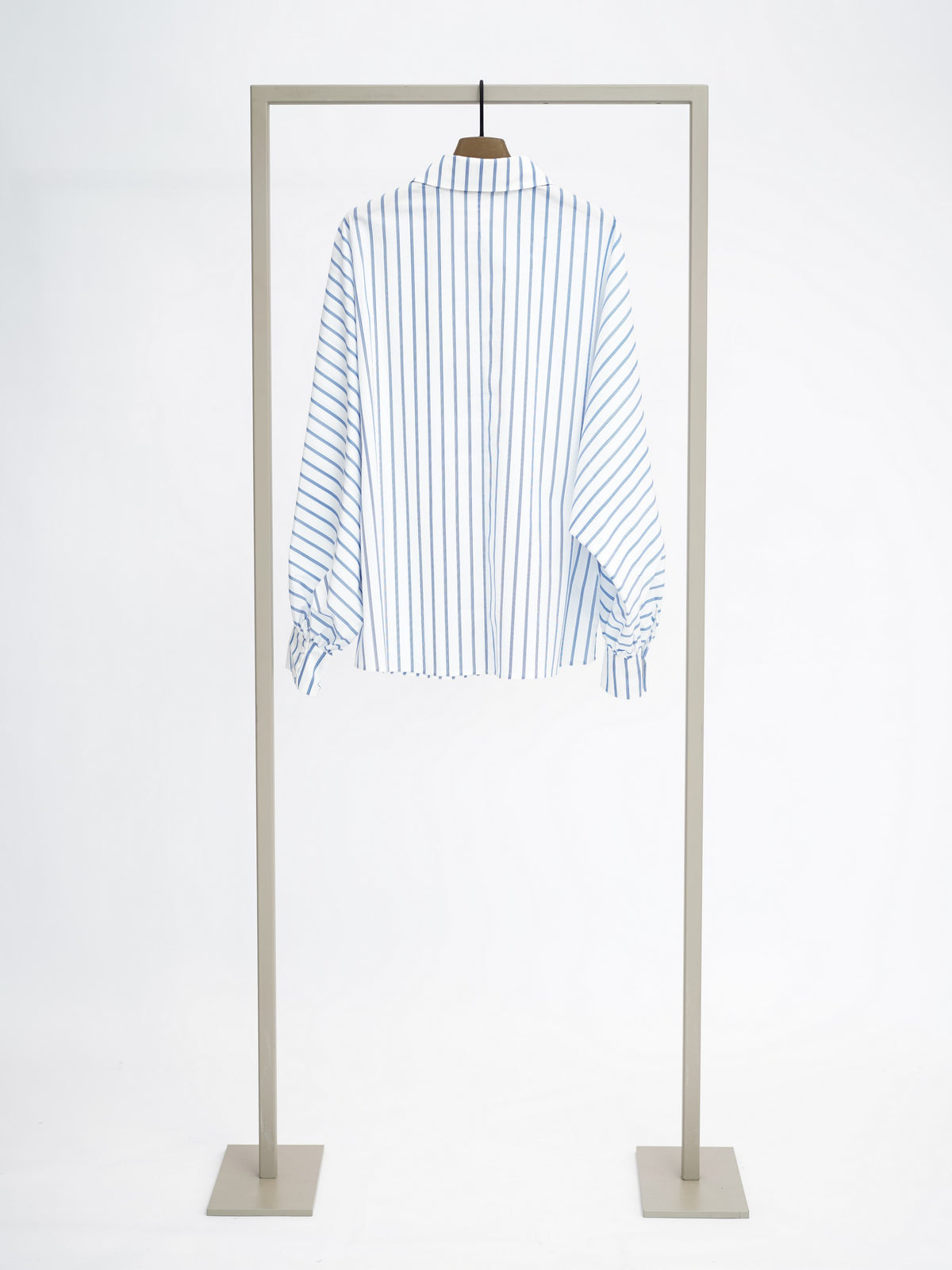 HERZENS Blouse - Azure Superwhite - back view