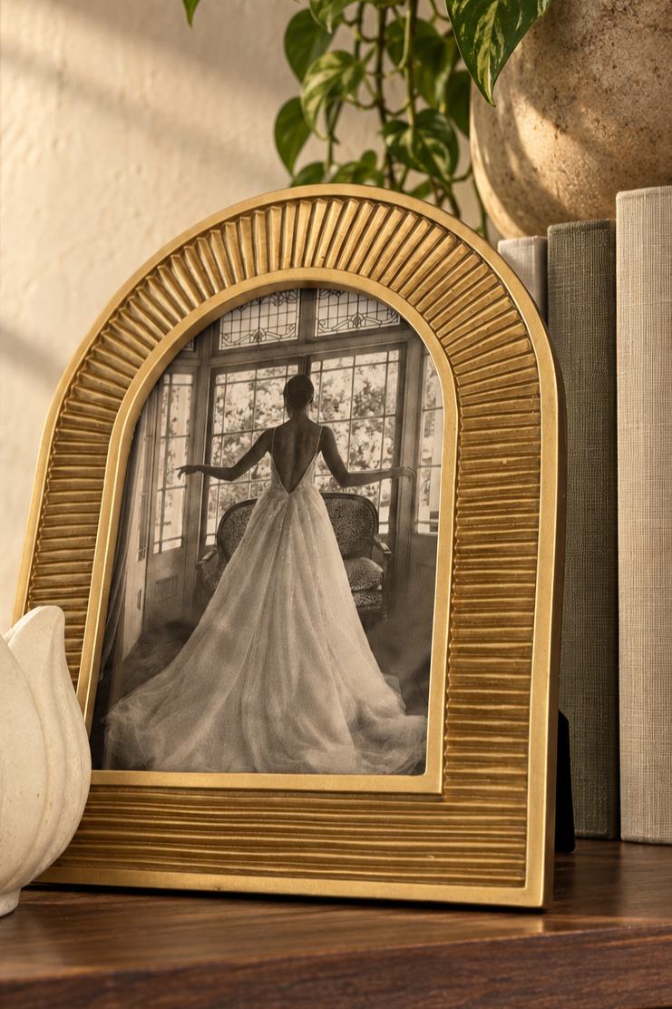 Antique Gold Arch Photo Frame 4x6