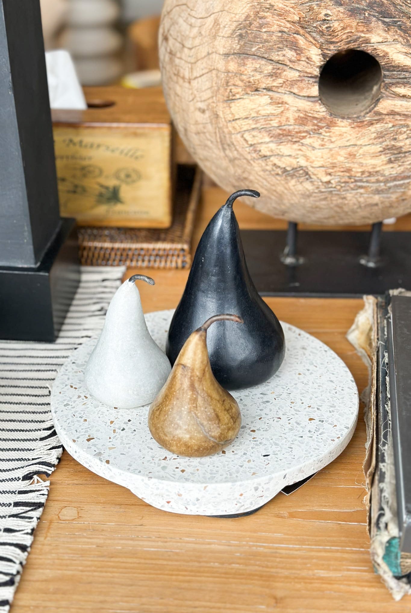 Large Black Marble Pear - Magpie Style