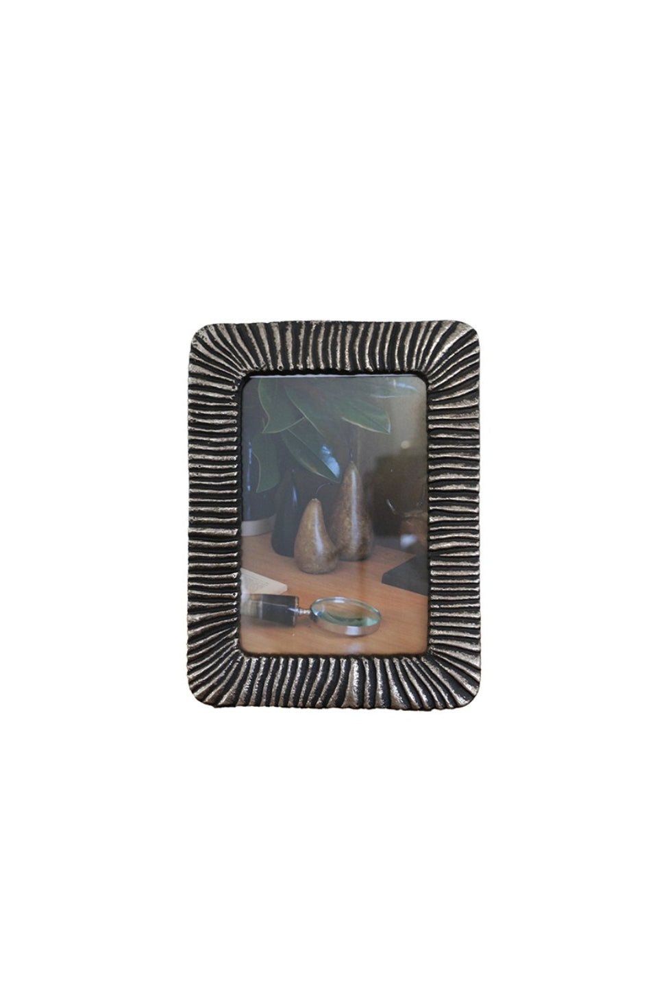 Ribbed Metal Photo Frame - Magpie Style
