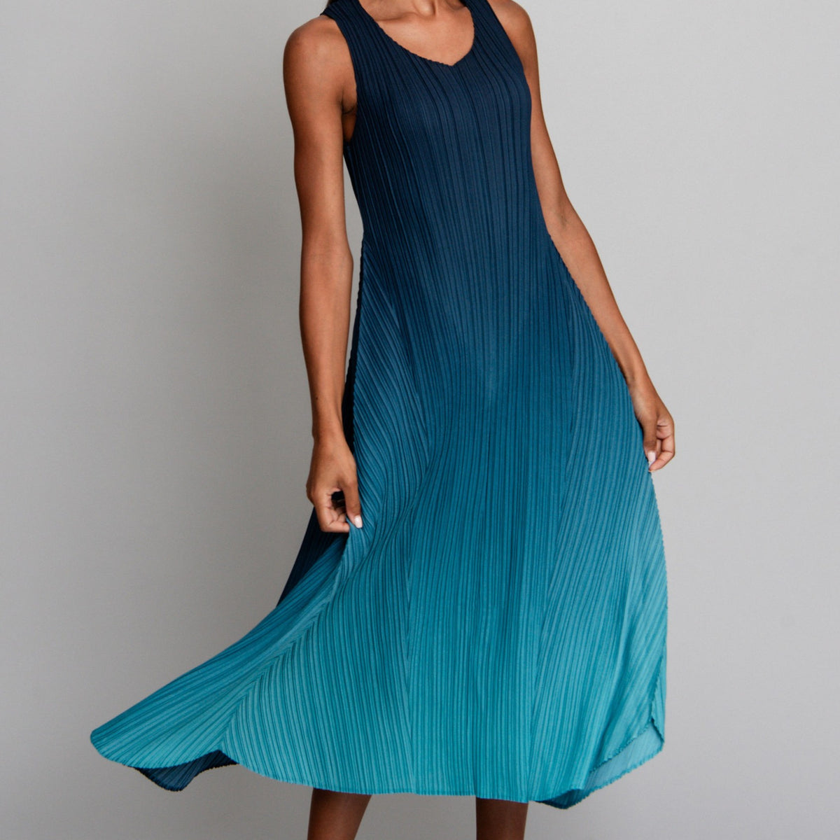 ALQUEMA Long Estrella Dress - Twilight Blue to Peacock – Magpie Style