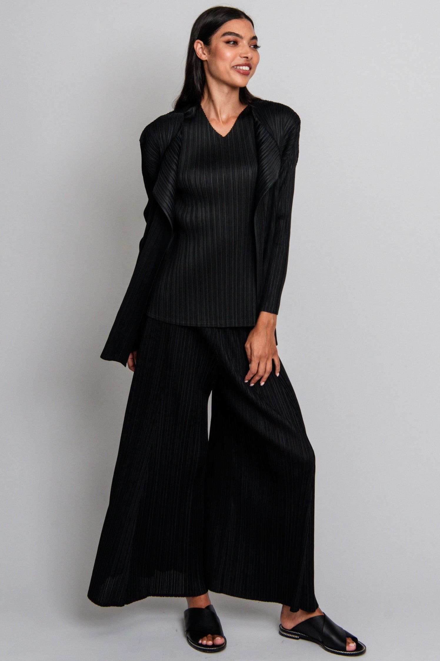 ALQUEMA Simply Pleat Cardigan - Black - Magpie Style