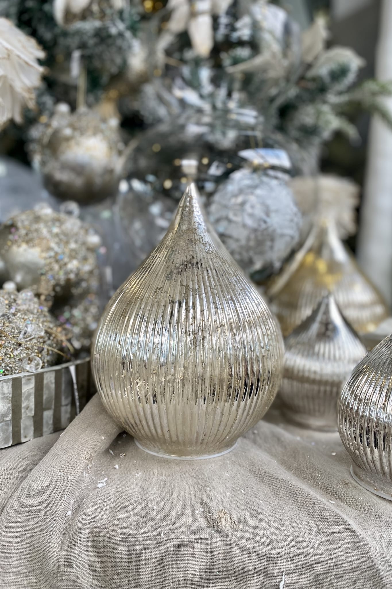 Teardrop Glass Light-up Bulb (16cm) - Magpie Style