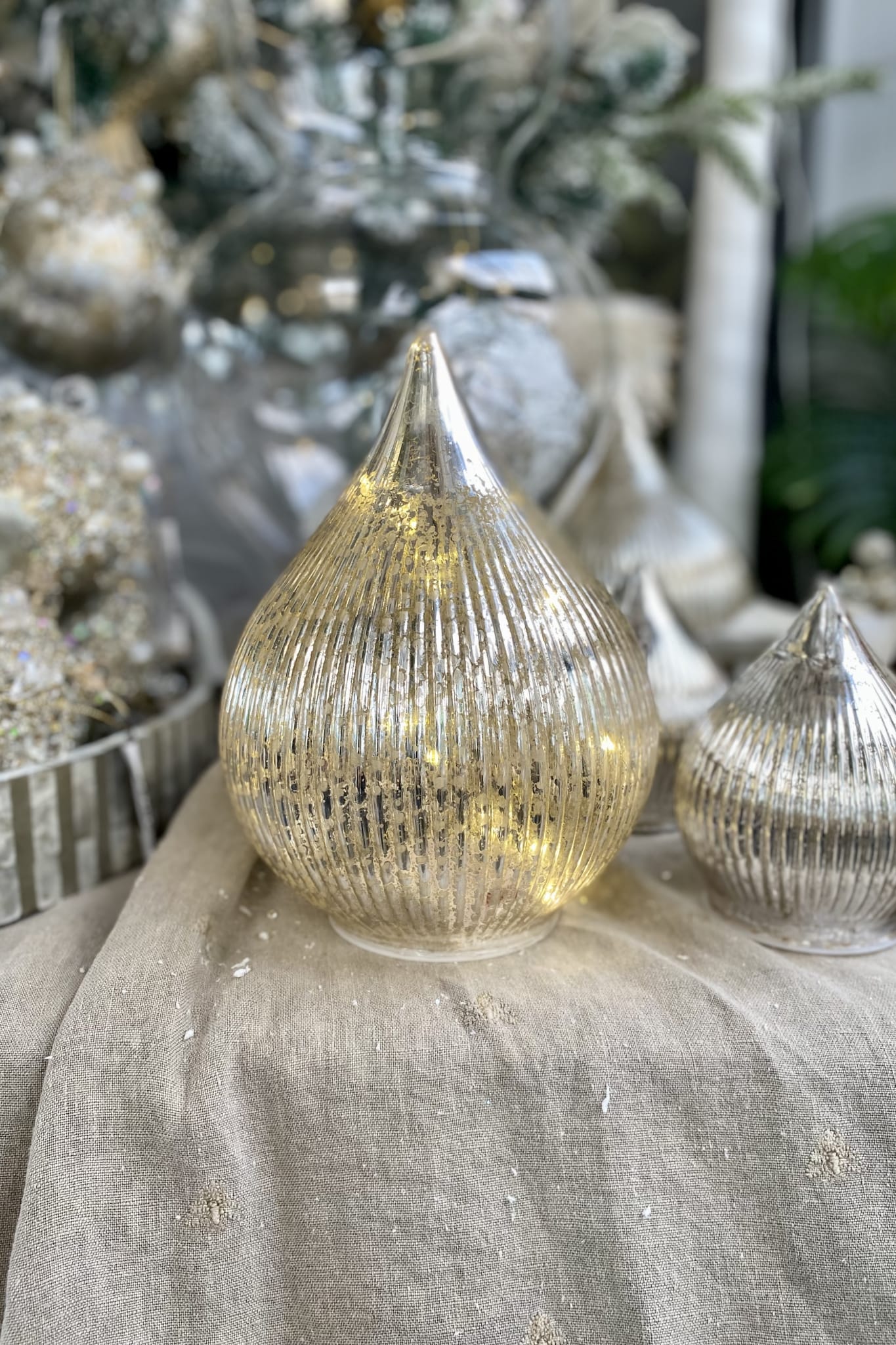 Teardrop Glass Light-up Bulb (16cm) - Magpie Style