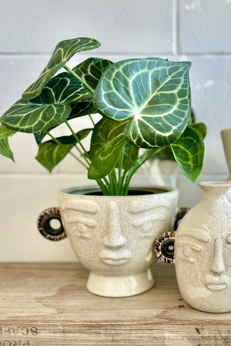 Tribal Face Pot - Magpie Style