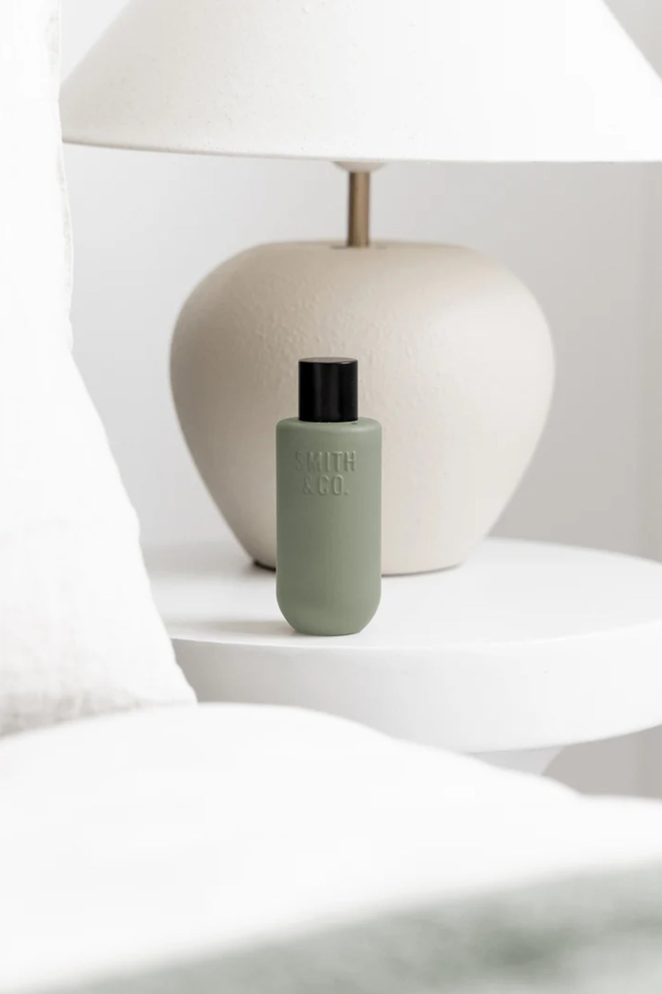 SMITH & CO Room Spray 100ml - Amber & Freesia - Paula Ryan