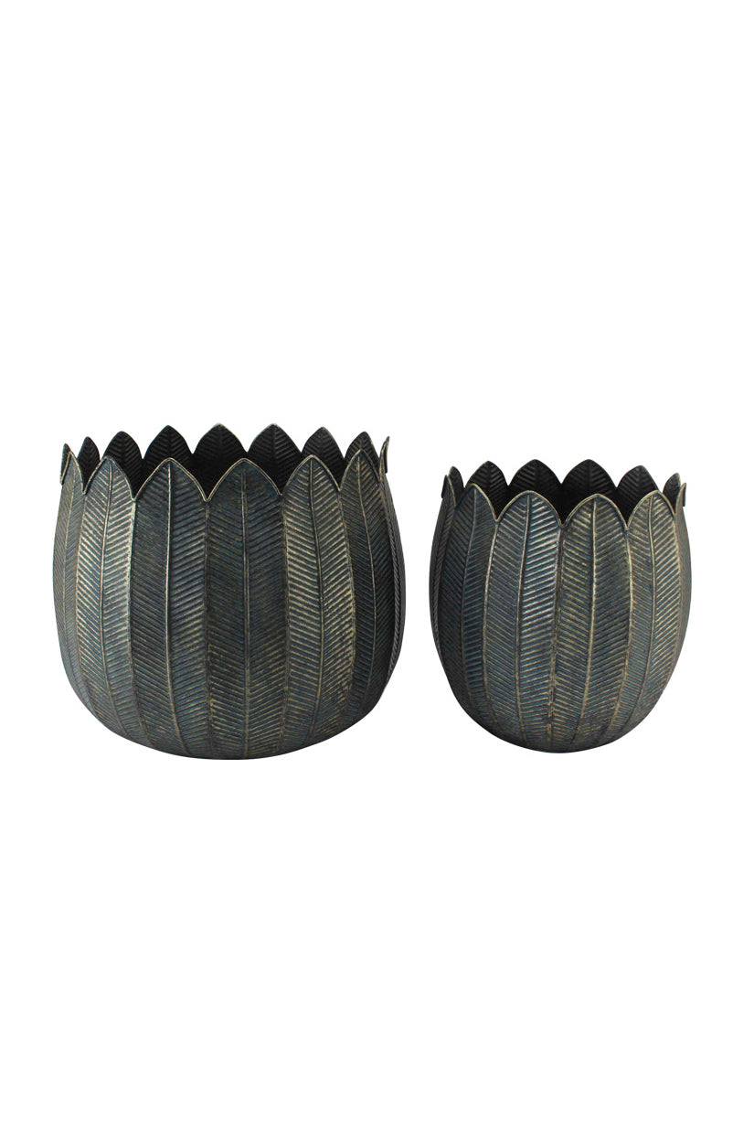 Demi Planter Antique Black Medium - Magpie Style