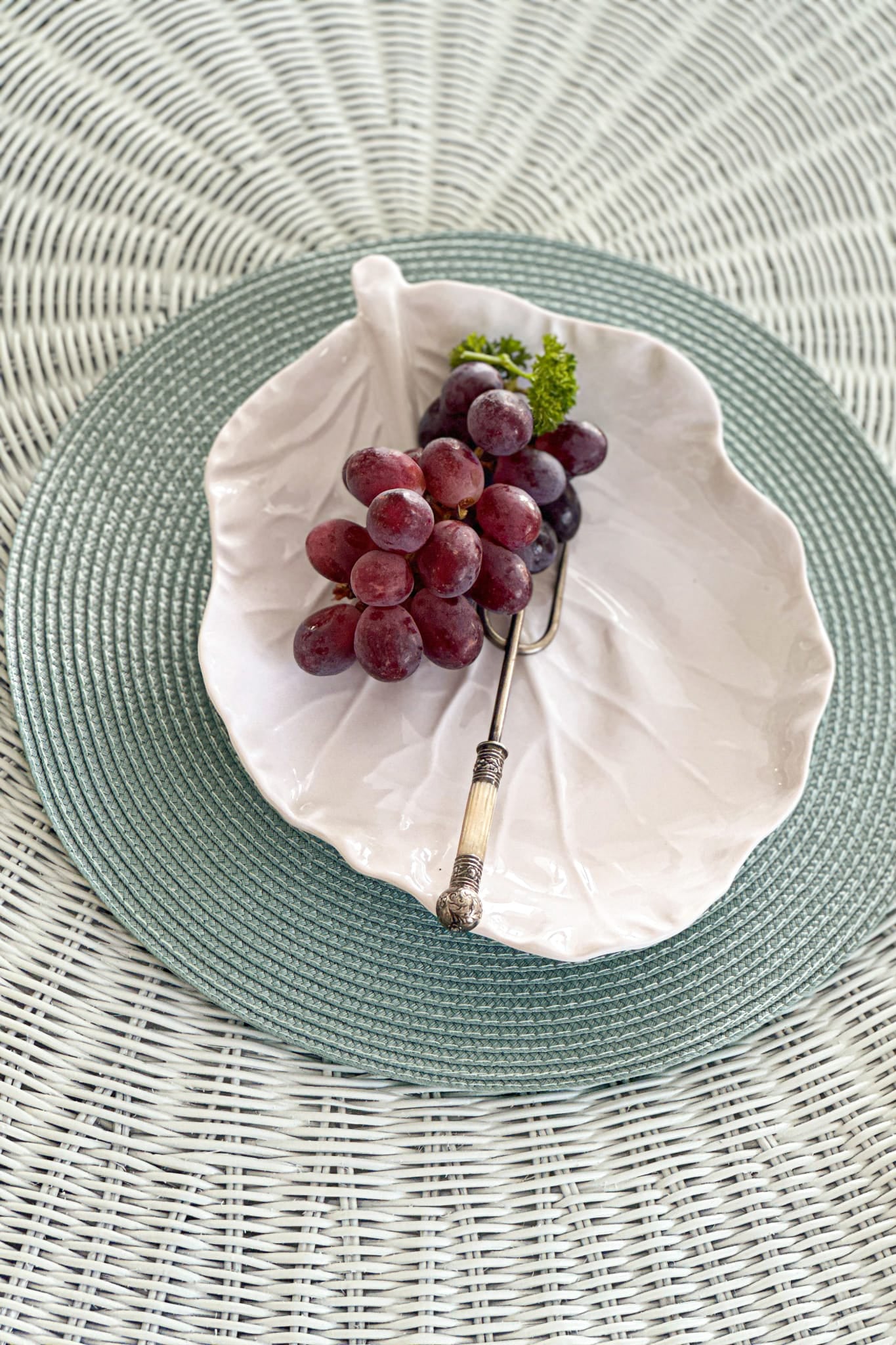 Stemmed Cabbage Leaf Melamine Platter 30cm - Magpie Style