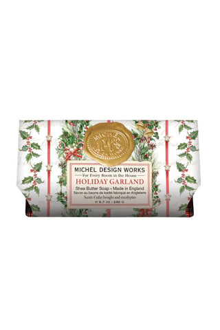 MICHEL DESIGN WORKS Holiday Garland Large Soap Bar