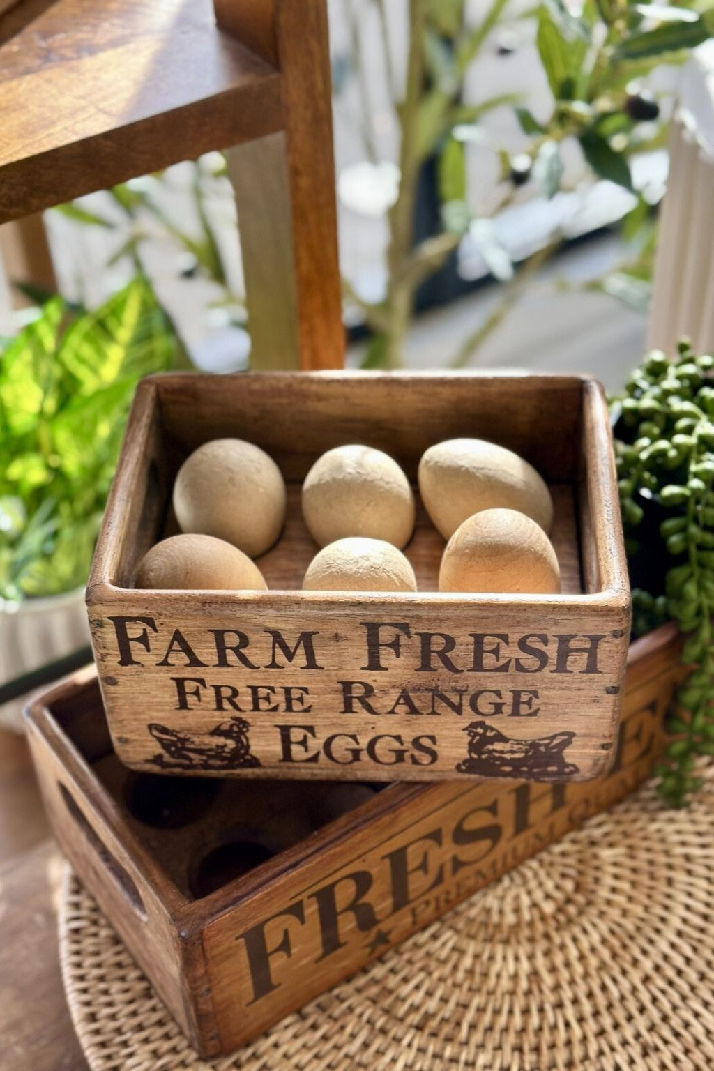 Wooden Vintage Egg Tray - 6 Egg - Magpie Style