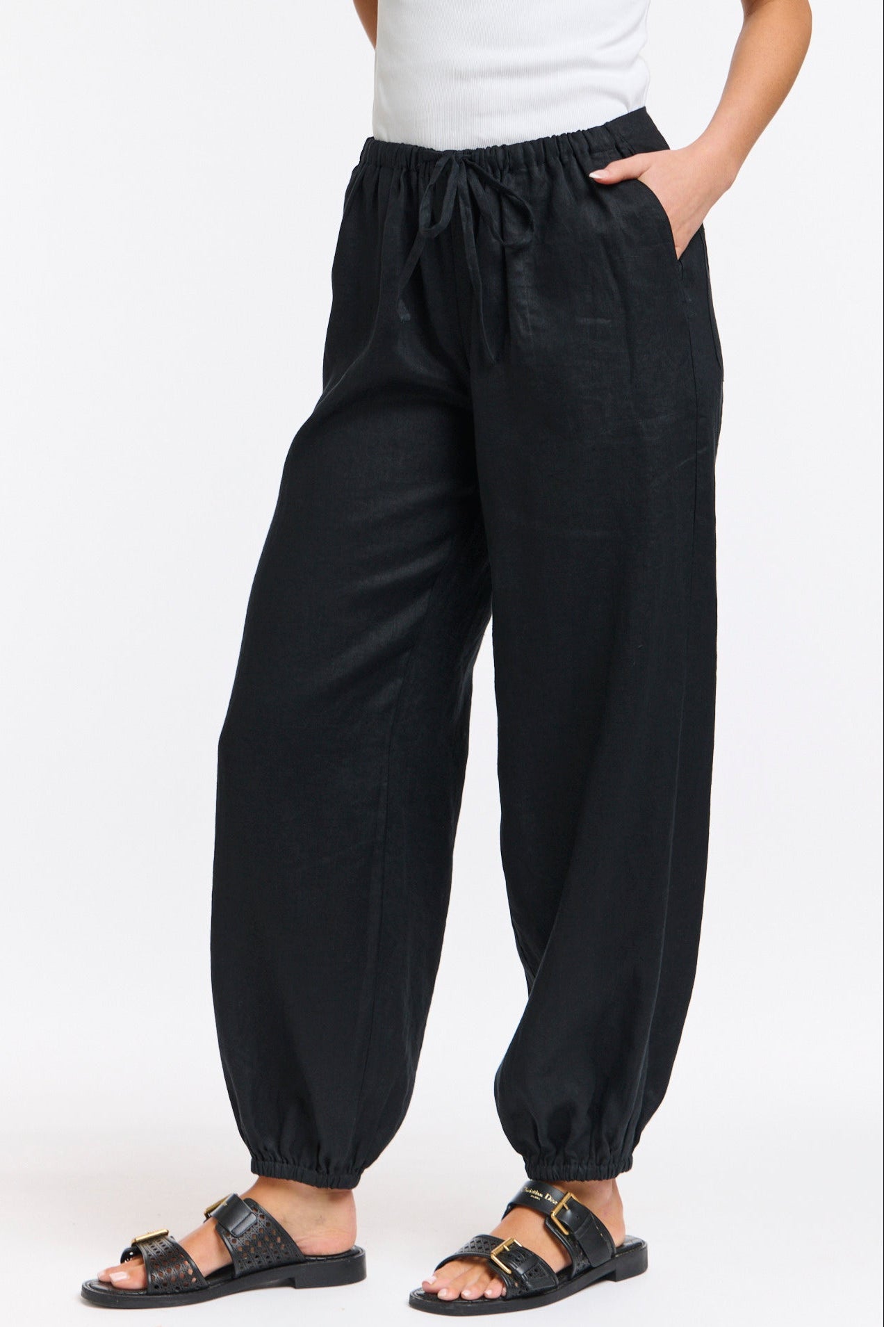 365 DAYS Leni Cuffed Linen Pants - Black, supplier photo 3