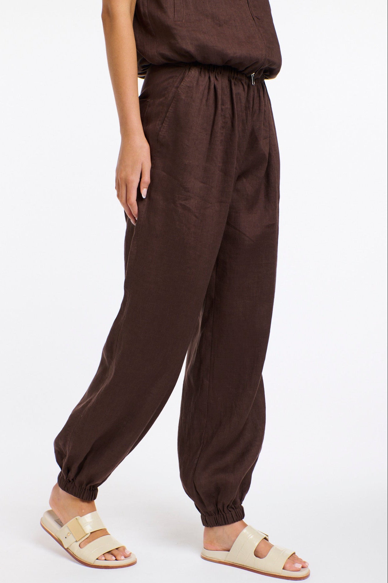 365 DAYS Leni Cuffed Linen Pants - Chocolate, supplier photo 5