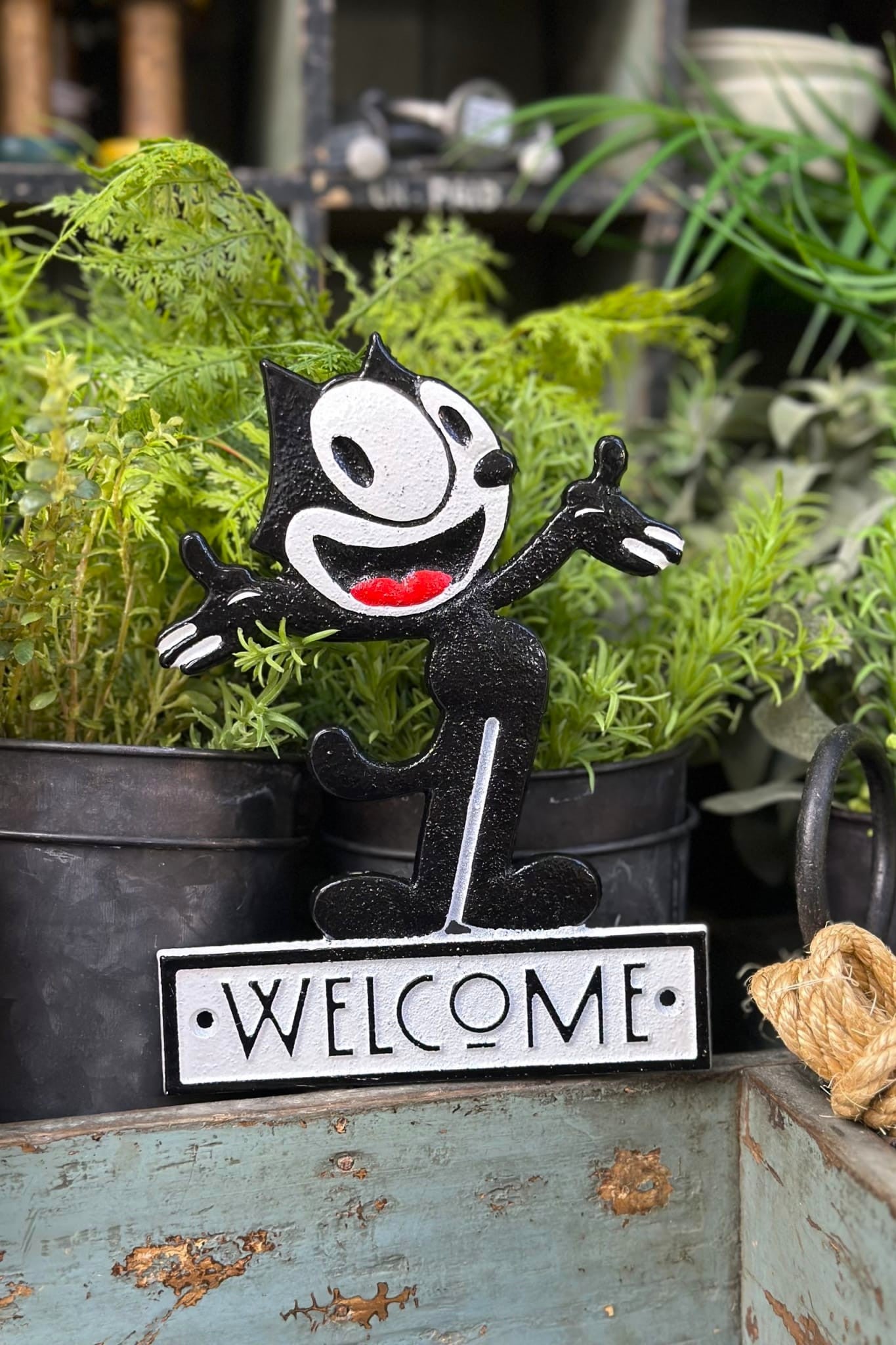 Felix Welcome Sign - Magpie Style