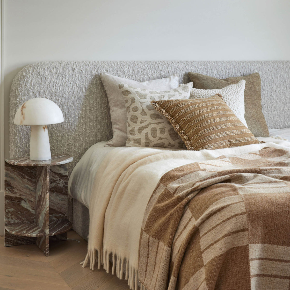 Valencia Cushion - Gold - 7