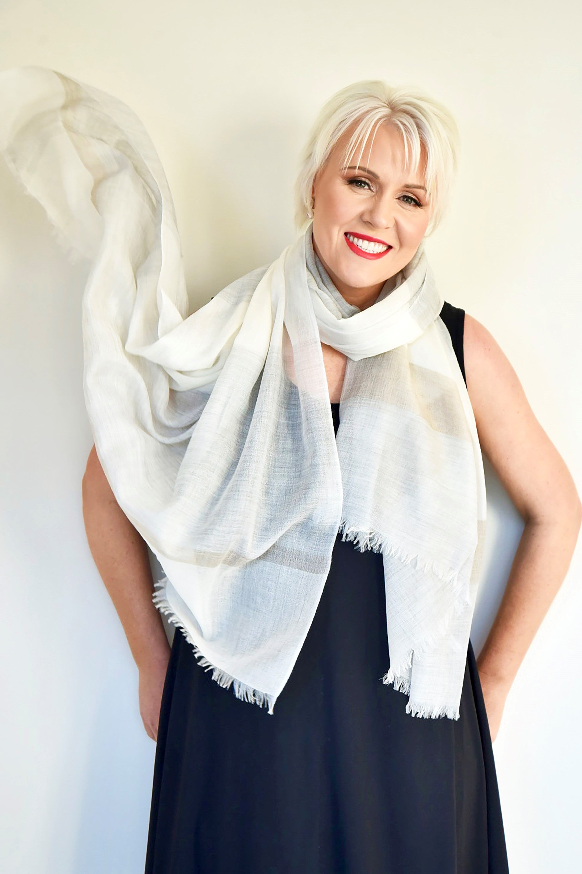 LUXURY CASHMERE COMPANY Chelsea Scarf - 100% Cashmere - Magpie Style